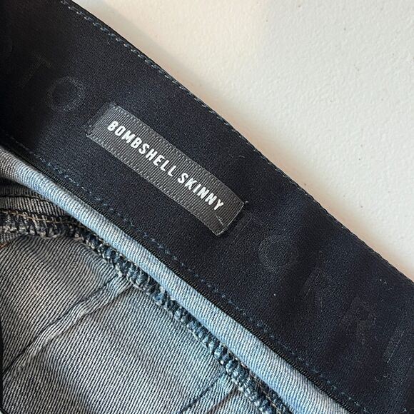 Torrid Womens 16R Bombshell Skinny Jeans Dark Wash Denim Pull On Bottoms Blue - Picture 7 of 8